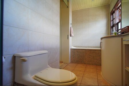 Casa à venda com 219m², 5 quartos e 2 vagasBanheiro da Suíte