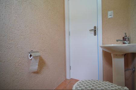 Casa à venda com 219m², 5 quartos e 2 vagasBanheiro 1