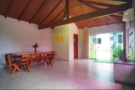 Casa à venda com 219m², 5 quartos e 2 vagasEspaço Gourmet