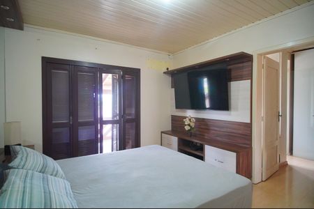 Casa à venda com 219m², 5 quartos e 2 vagassuite