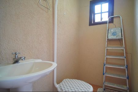 Casa à venda com 219m², 5 quartos e 2 vagasBanheiro 1