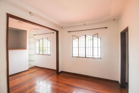 Sala de casa para alugar com 2 quartos, 100m² em Parque Residencial Guadalajara, Nova Iguaçu