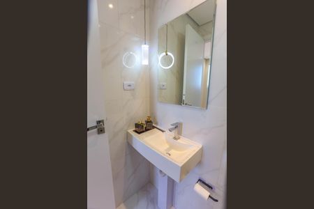 Apartamento à venda com 50m², 2 quartos e 1 vaga Apartamento à venda com 50m², 2 quartos e 1 vagaBanheiro da suíte