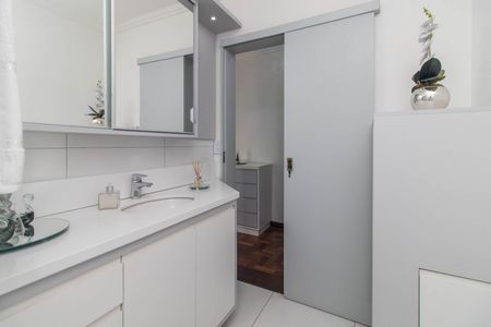 Casa à venda com 234m², 4 quartos e 1 vagaBanheiro da Suíte