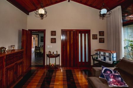 Casa à venda com 3 quartos, 283m² em Garças, Belo Horizonte