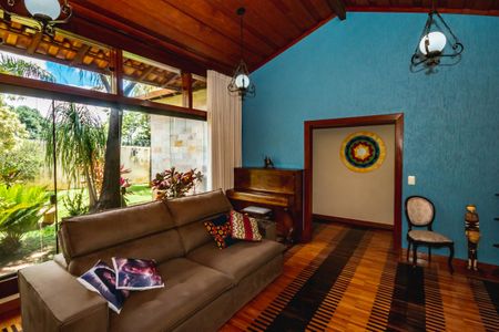 Casa à venda com 3 quartos, 283m² em Garças, Belo Horizonte