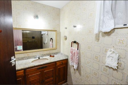 Apartamento à venda com 140m², 3 quartos e 2 vagasBanheiro da Suíte