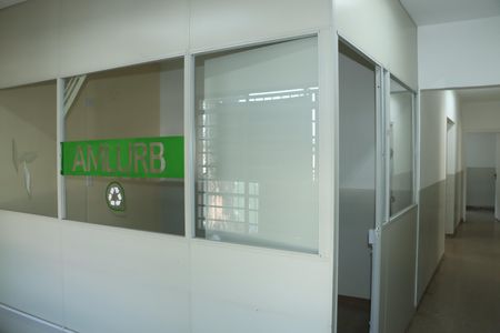 Casa para alugar com 3 quartos, 277m² em Jardim Arabutan, Embu das Artes