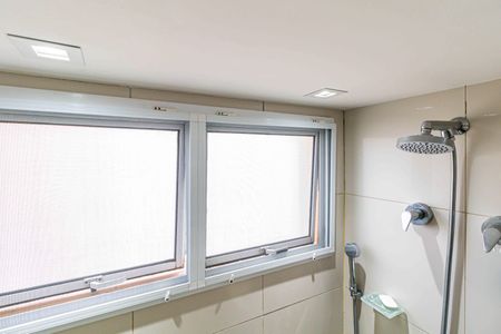 Apartamento à venda com 107m², 2 quartos e 2 vagasSuite - Banheiro