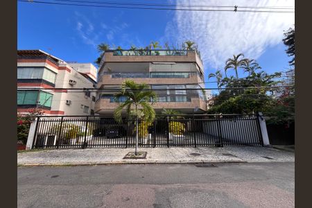 Apartamento à venda com 160m², 4 quartos e 2 vagasFachada