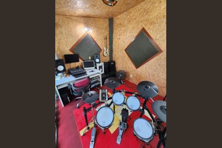 Casa à venda com 225m², 2 quartos e 2 vagasÁrea externa