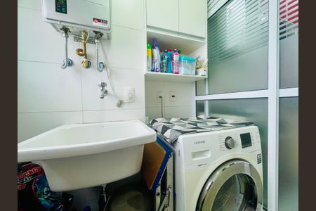 Apartamento à venda com 65m², 2 quartos e 1 vagaÁrea de Serviço