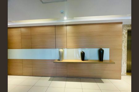 Apartamento à venda com 65m², 2 quartos e 1 vagaHall de entrada