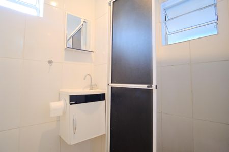 Banheiro de casa para alugar com 1 quarto, 50m² em Penha de França, São Paulo