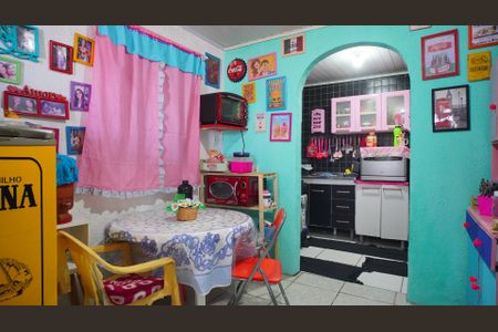 Casa à venda com 100m², 3 quartos e 2 vagasSala/cozinha americana 