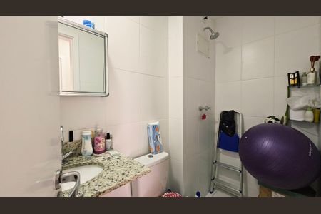 Apartamento à venda com 55m², 2 quartos e 2 vagas Apartamento à venda com 55m², 2 quartos e 2 vagasBanheiro