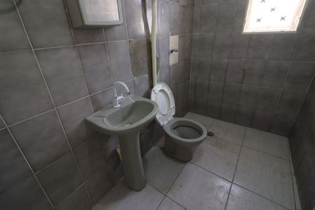 Banheiro Social de casa à venda com 1 quarto, 40m² em Santo Antônio, Osasco