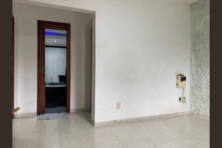 Casa à venda com 350m², 5 quartos e 8 vagassuite