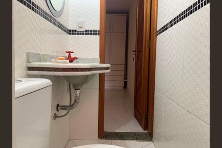 Casa à venda com 350m², 5 quartos e 8 vagasBanheiro da Suíte 2