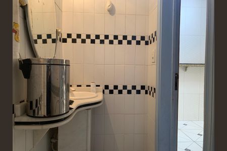 Casa à venda com 350m², 5 quartos e 8 vagasBanheiro 2
