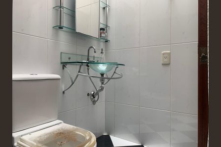 Casa à venda com 350m², 5 quartos e 8 vagasBanheiro 1