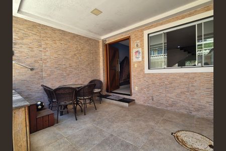 Casa de condomínio à venda com 200m², 4 quartos e sem vagaVaranda gourmet 