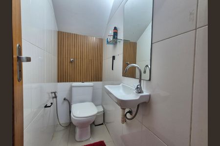 Casa de condomínio à venda com 200m², 4 quartos e sem vagaLavabo 