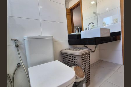 Casa de condomínio à venda com 200m², 4 quartos e sem vagaBanheiro suite 4