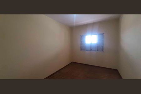 Casa à venda com 307m², 4 quartos e 2 vagas Casa à venda com 307m², 4 quartos e 2 vagasCasa 2 - Quarto 1