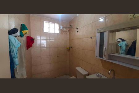 Casa à venda com 307m², 4 quartos e 2 vagas Casa à venda com 307m², 4 quartos e 2 vagasCasa 2 - Banheiro