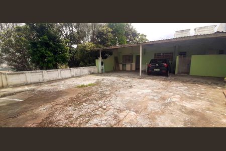 Casa à venda com 307m², 4 quartos e 2 vagas Casa à venda com 307m², 4 quartos e 2 vagasGaragem da Entrada 1 da Casa