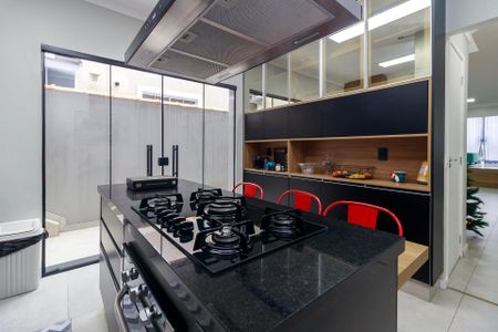 Casa à venda com 180m², 3 quartos e 1 vaga Casa à venda com 180m², 3 quartos e 1 vagaCozinha