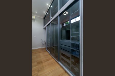 Casa à venda com 180m², 3 quartos e 1 vaga Casa à venda com 180m², 3 quartos e 1 vagaSuíte