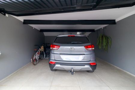 Casa à venda com 180m², 3 quartos e 1 vaga Casa à venda com 180m², 3 quartos e 1 vagaGaragem