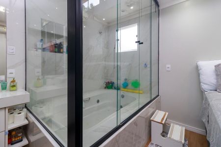 Casa à venda com 180m², 3 quartos e 1 vaga Casa à venda com 180m², 3 quartos e 1 vagaSuíte - Banheiro