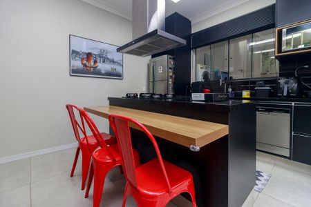 Casa à venda com 180m², 3 quartos e 1 vaga Casa à venda com 180m², 3 quartos e 1 vagaCozinha