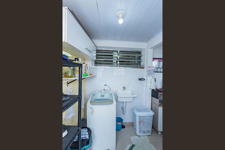 Casa à venda com 100m², 3 quartos e 1 vagaÁrea de serviço