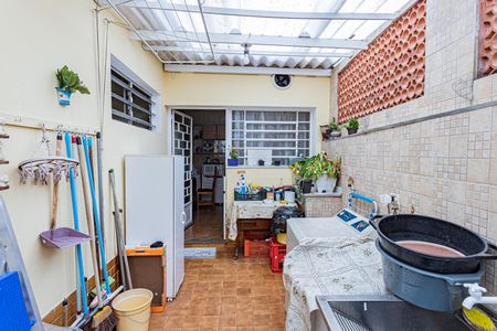 Casa à venda com 100m², 3 quartos e 1 vagaÁrea de serviço 2 e quintal