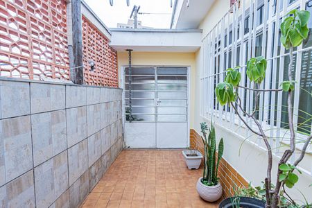 Casa à venda com 100m², 3 quartos e 1 vagaÁrea de serviço 2 e quintal