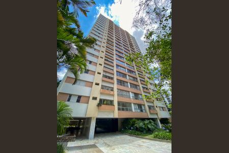 Apartamento à venda com 170m², 3 quartos e 1 vagaFachada