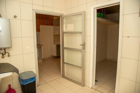 Apartamento à venda com 170m², 3 quartos e 1 vagaÁrea de Serviço