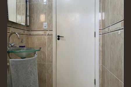 Apartamento para alugar com 93m², 2 quartos e sem vagaBanheiro