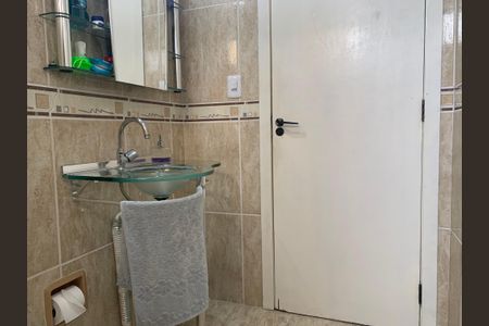 Apartamento para alugar com 93m², 2 quartos e sem vagaBanheiro