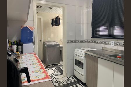 Apartamento para alugar com 93m², 2 quartos e sem vagaCozinha 
