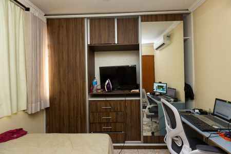 Casa de condomínio à venda com 60m², 2 quartos e 1 vaga Casa de condomínio à venda com 60m², 2 quartos e 1 vagaQuarto 1