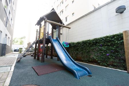 Apartamento para alugar com 45m², 2 quartos e sem vagaPlayground