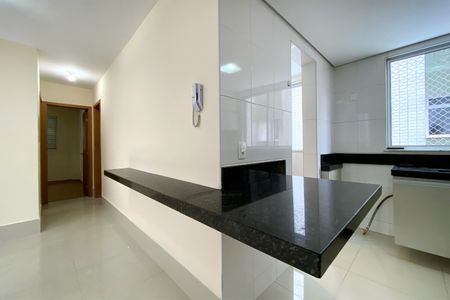 Sala de apartamento à venda com 2 quartos, 70m² em Santo Antônio, Belo Horizonte