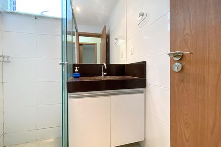 Apartamento à venda com 70m², 2 quartos e 2 vagasBanheiro