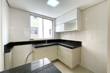 Apartamento à venda com 70m², 2 quartos e 2 vagasCozinha