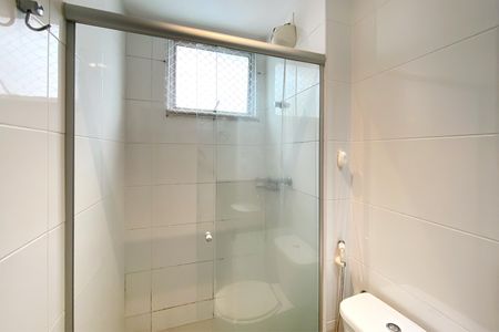 Apartamento à venda com 70m², 2 quartos e 2 vagasBanheiro da Suíte 1